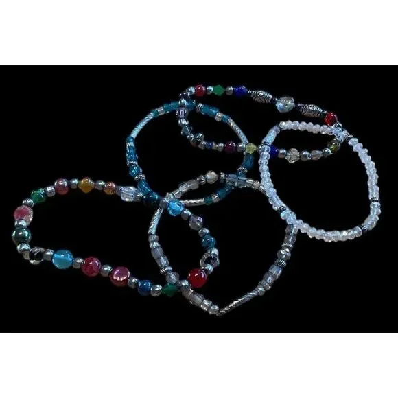 5 Elastic Beaded Bracelets in Various Colors - Picture 3 of 3